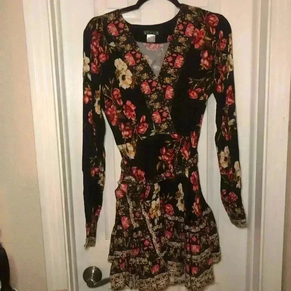 Venus floral printed peasant dress bohemian black red boho tiered autumn size 8 - Picture 16 of 16